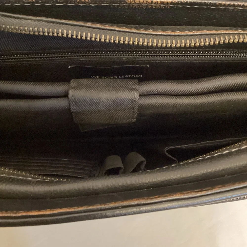 Wilson’s Leather Dark Brown Messenger Bag Laptop Vintage Briefcase Distressed